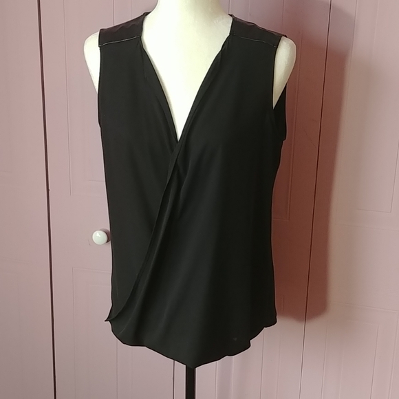 Slightly transparent top - Picture 1 of 6